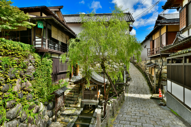 Gujo Hachiman Japan: A Historic Castle Town Enriched by Crystal-Clear Flowing Waters