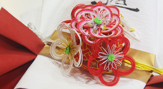 Mizuhiki: Discover the Elegant Art of Japanese Knot Tying